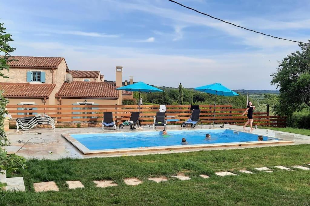 Holiday Home For 8 People, Pool + Sea View Vilanija Exteriör bild