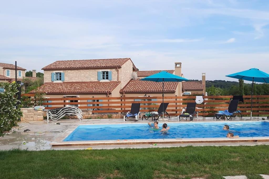 Holiday Home For 8 People, Pool + Sea View Vilanija Exteriör bild