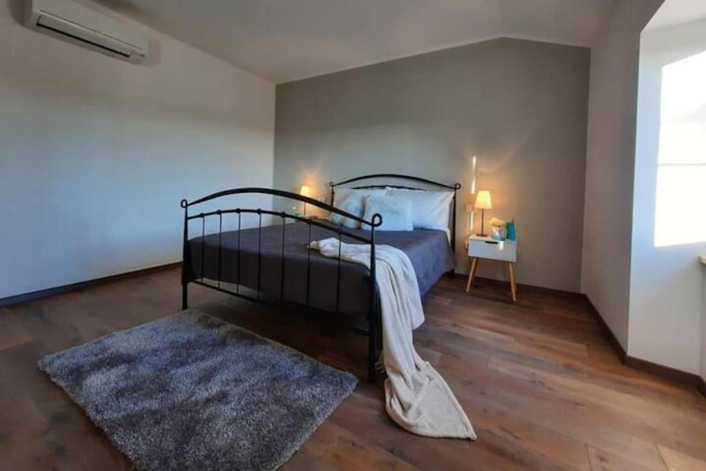 Holiday Home For 8 People, Pool + Sea View Vilanija Exteriör bild
